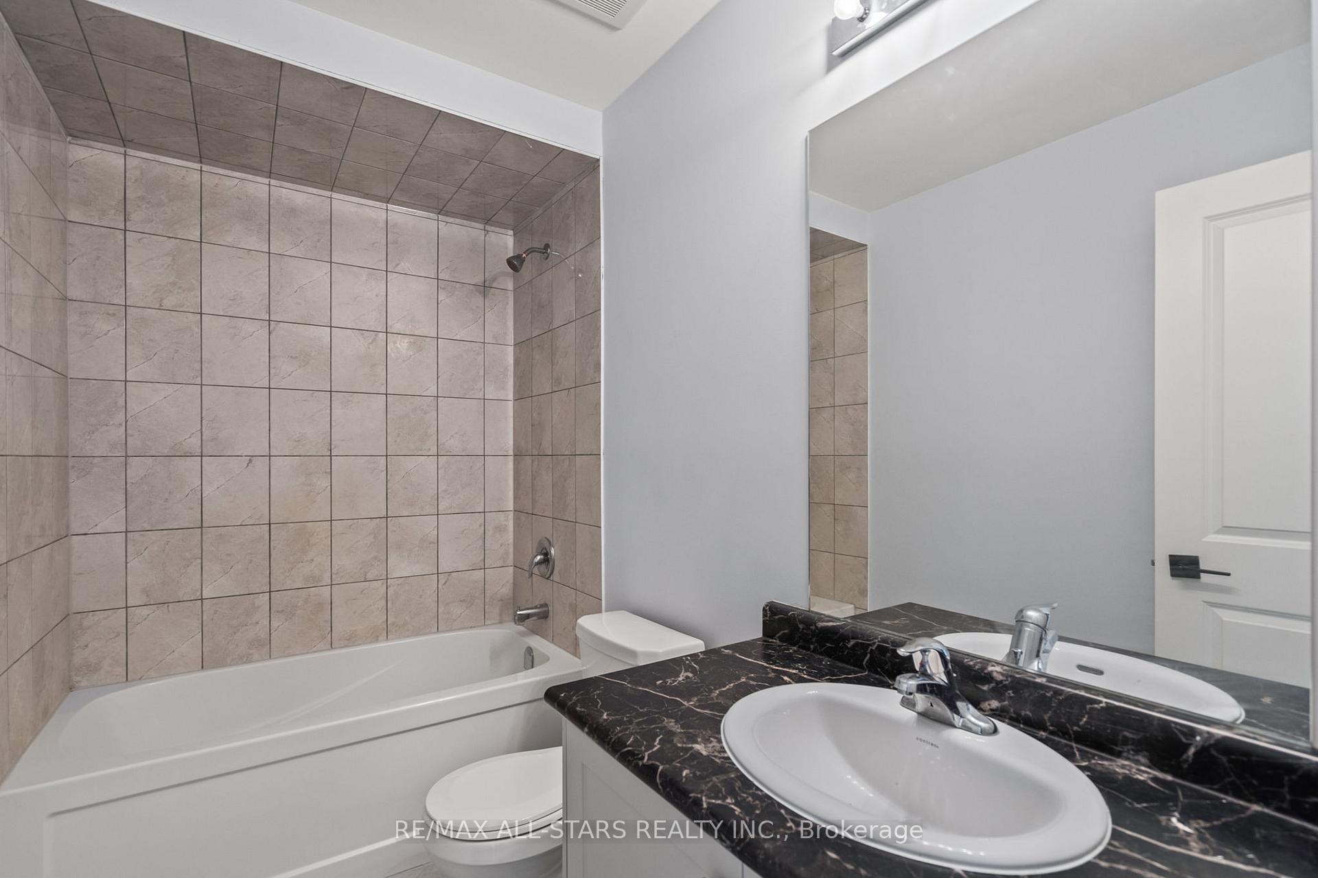 Photo 28 of 22 Ballinger Way, Uxbridge — HOMEH
