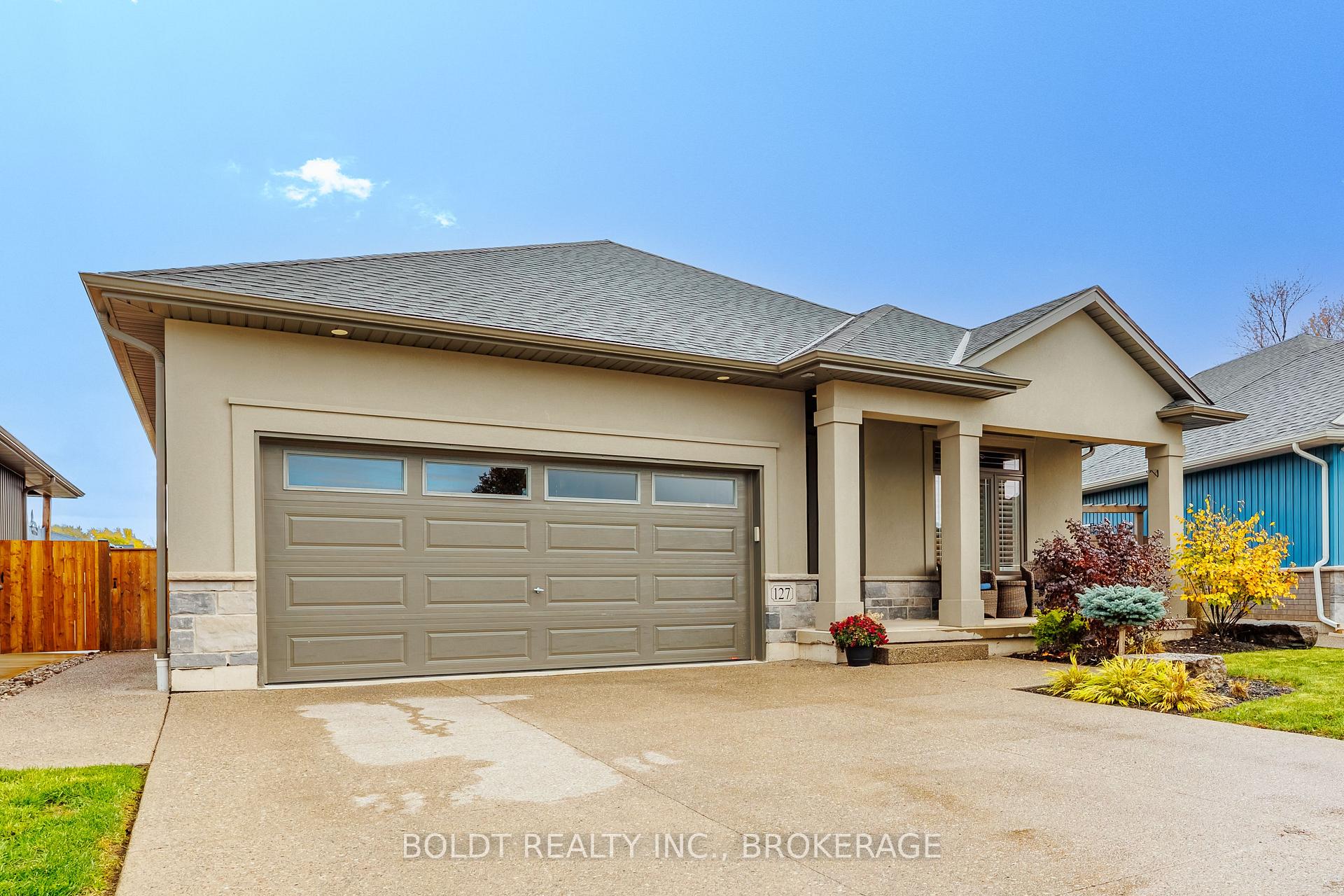 Photo 5 of 127 North Valley Drive, Welland, N. Welland — HOMEH