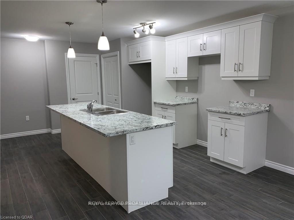 Photo 4 of 41 Dewal Place, Belleville, Belleville Ward — HOMEH