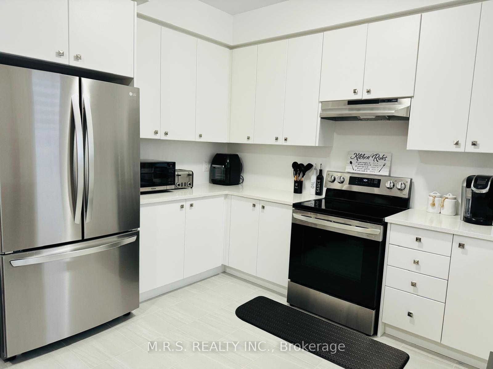 Photo 4 of 13 Union Boulevard, Wasaga Beach — HOMEH