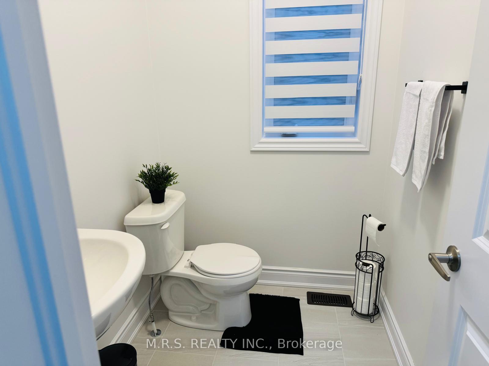 Photo 10 of 13 Union Boulevard, Wasaga Beach — HOMEH