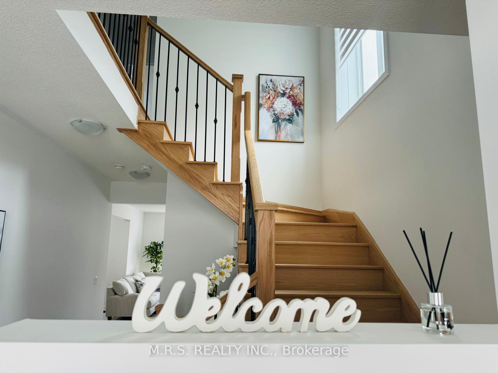 Photo 12 of 13 Union Boulevard, Wasaga Beach — HOMEH