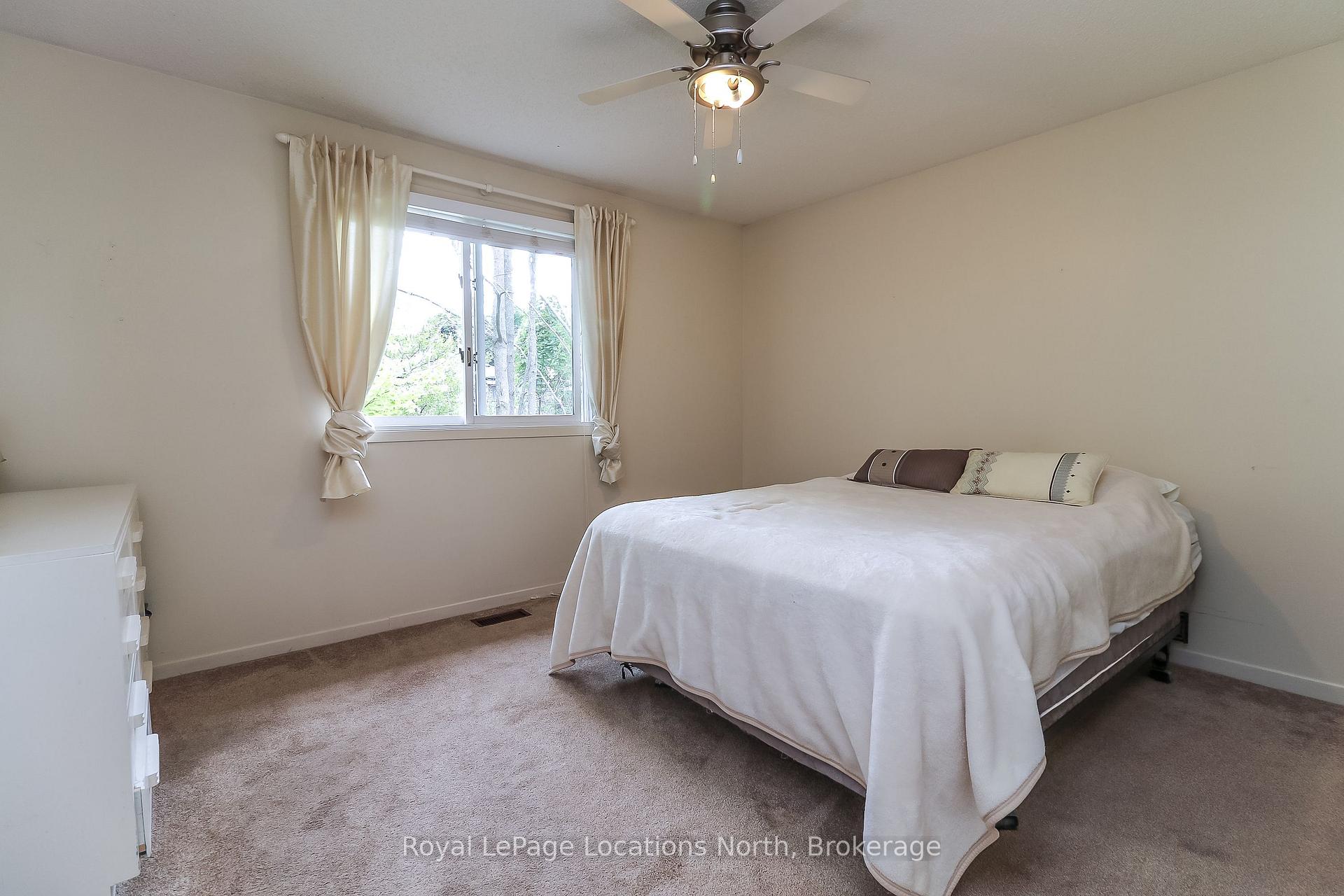 Photo 21 of 32 Lisbon Court, Wasaga Beach — HOMEH