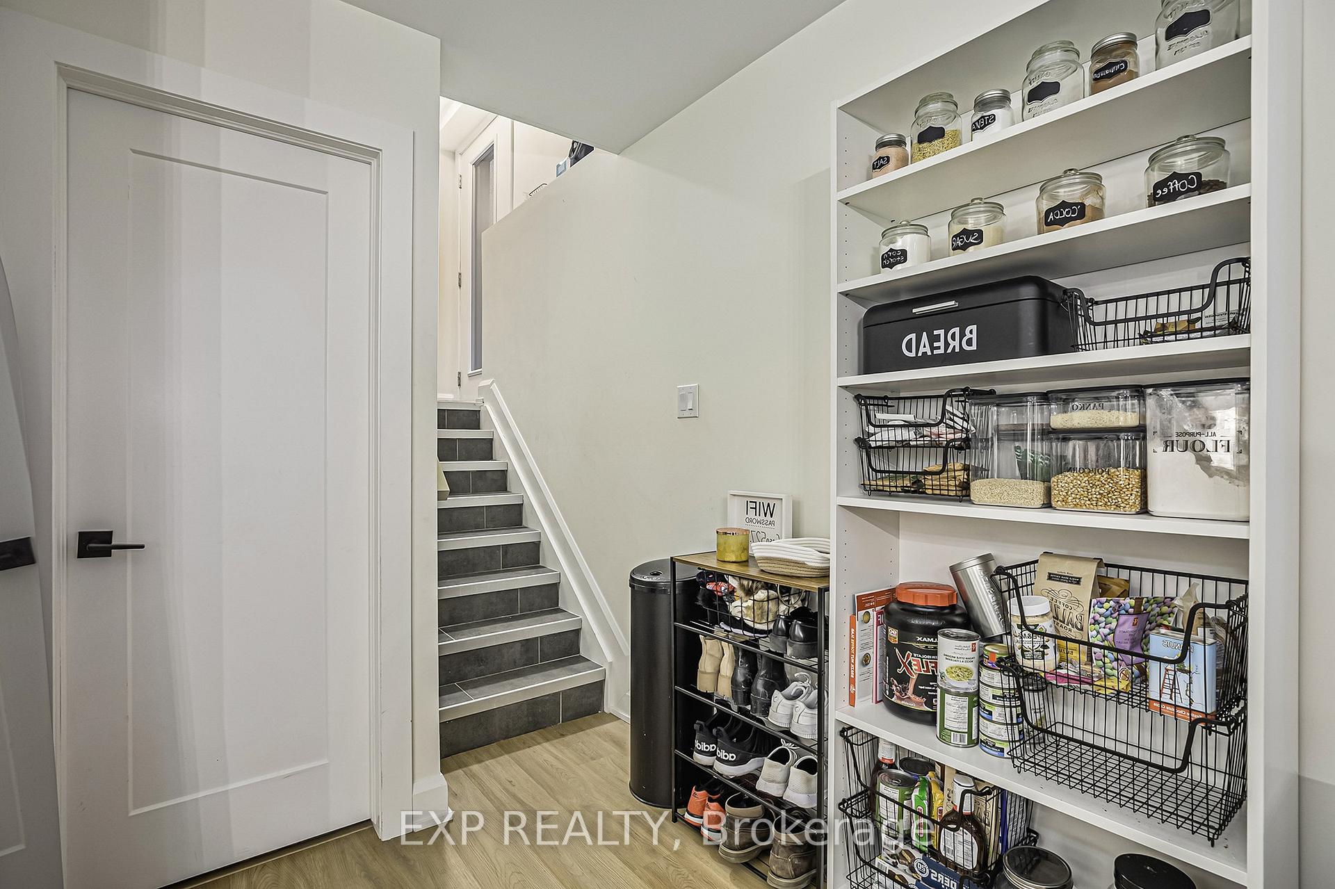 Photo 3 of Unit B, 527 Broadhead Avenue, Ottawa, Westboro/Hampton Park — HOMEH
