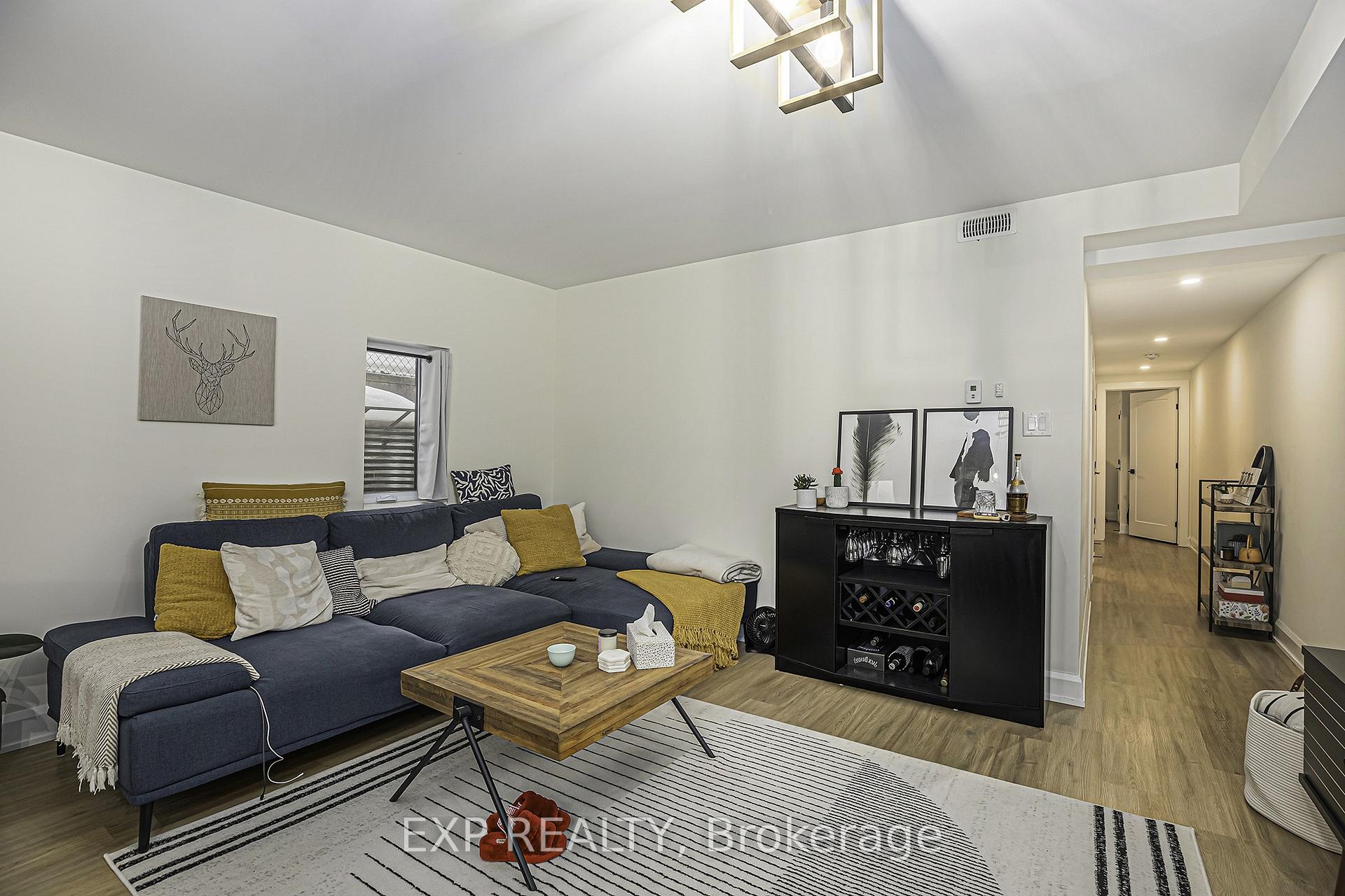 Photo 8 of Unit B, 527 Broadhead Avenue, Ottawa, Westboro/Hampton Park — HOMEH