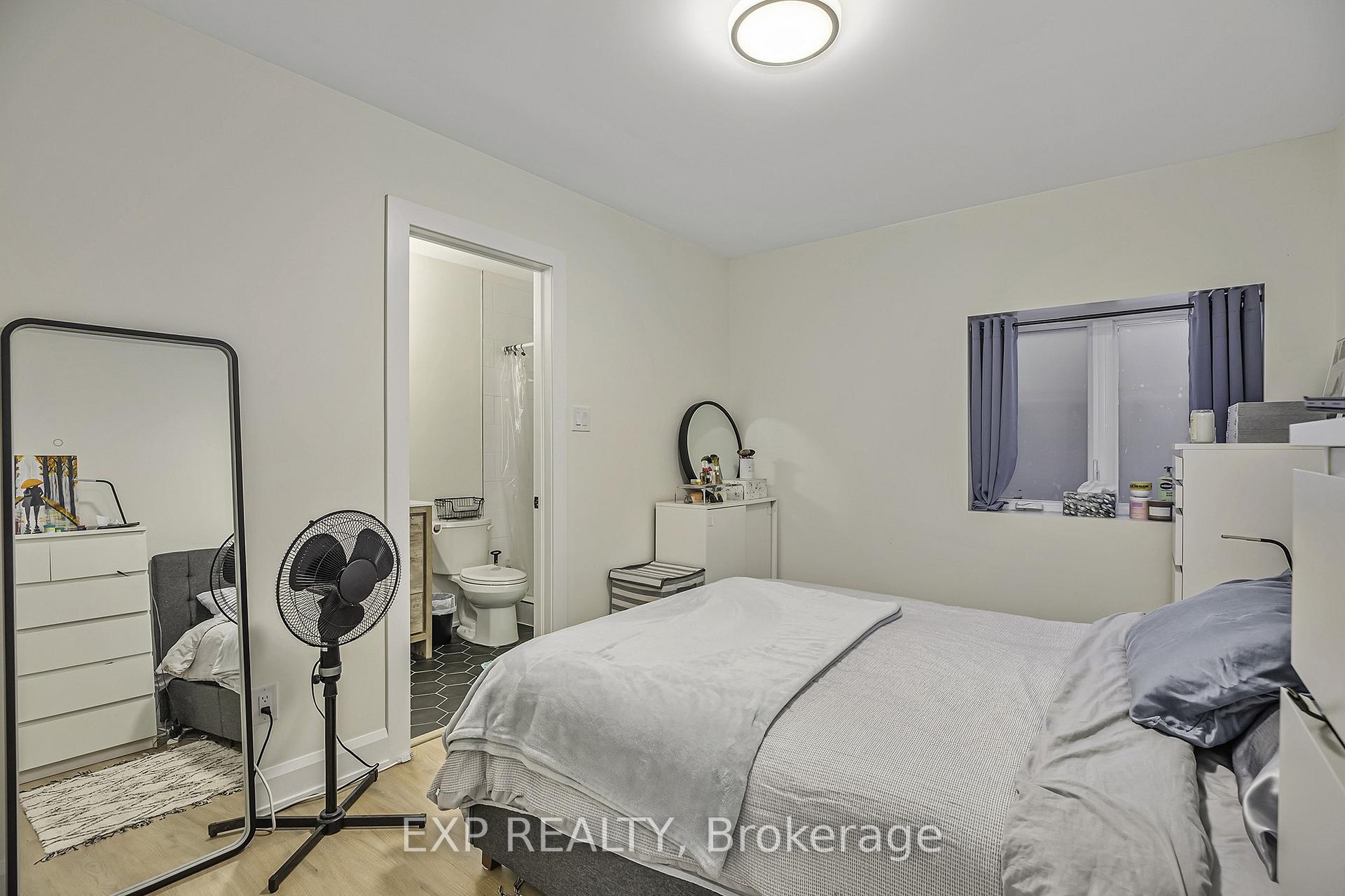 Photo 11 of Unit B, 527 Broadhead Avenue, Ottawa, Westboro/Hampton Park — HOMEH