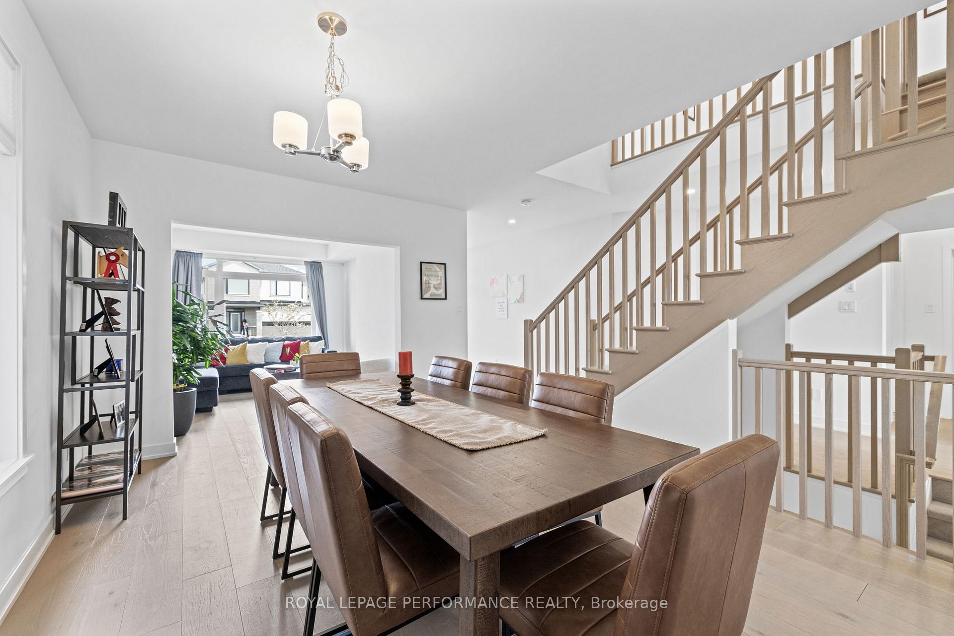 Photo 5 of 612 Kenabeek Terrace, Ottawa, Riverside South/Gloucester Glen — HOMEH