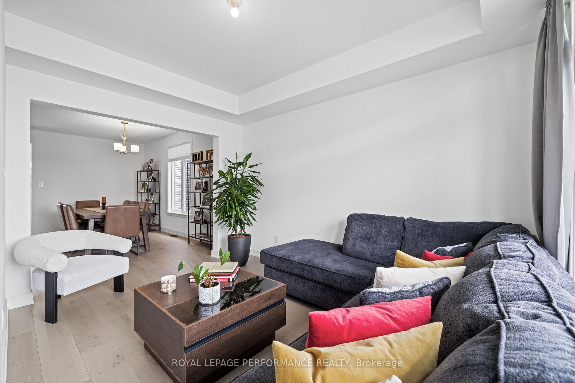 Photo 6 of 612 Kenabeek Terrace, Ottawa, Riverside South/Gloucester Glen — HOMEH