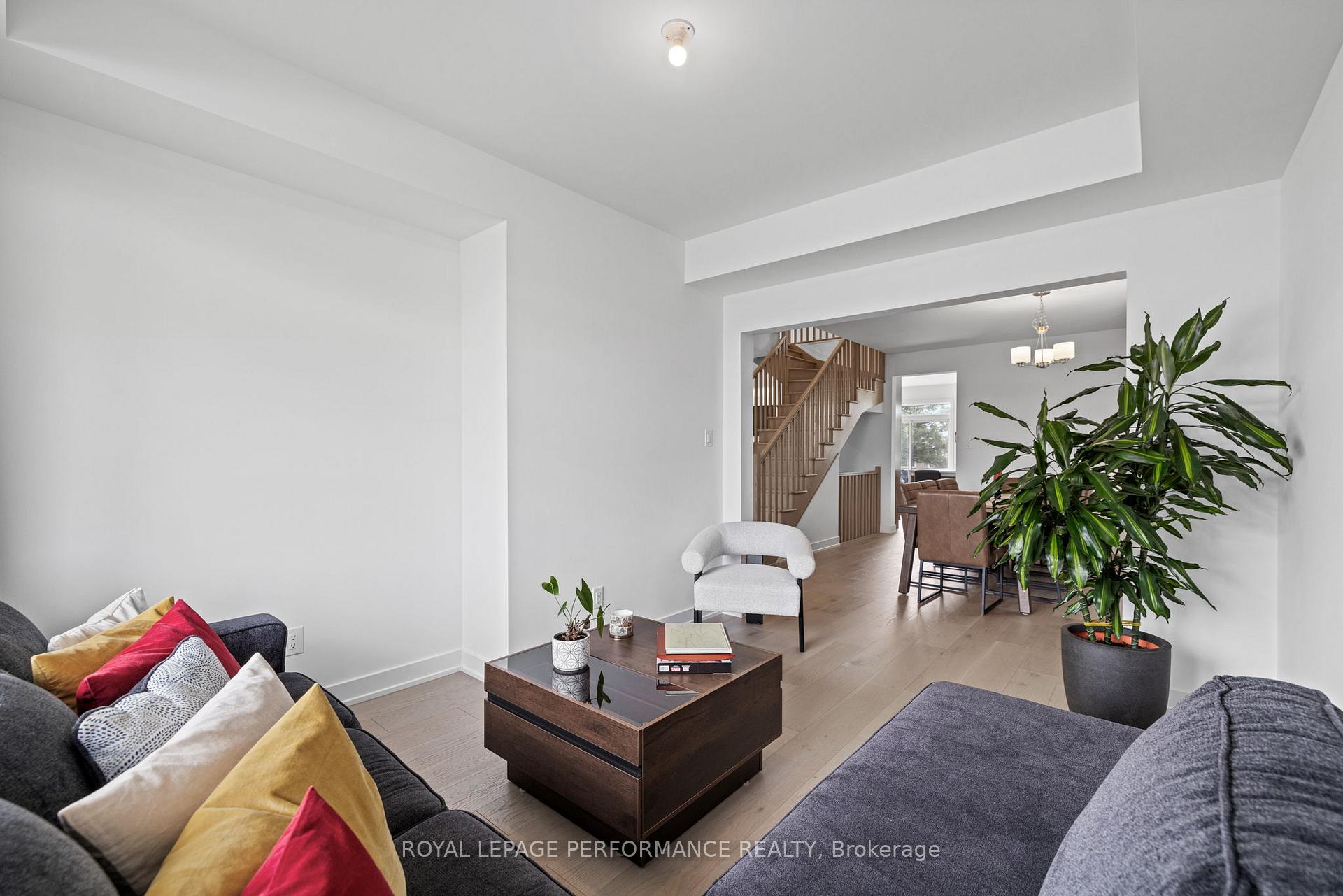 Photo 7 of 612 Kenabeek Terrace, Ottawa, Riverside South/Gloucester Glen — HOMEH