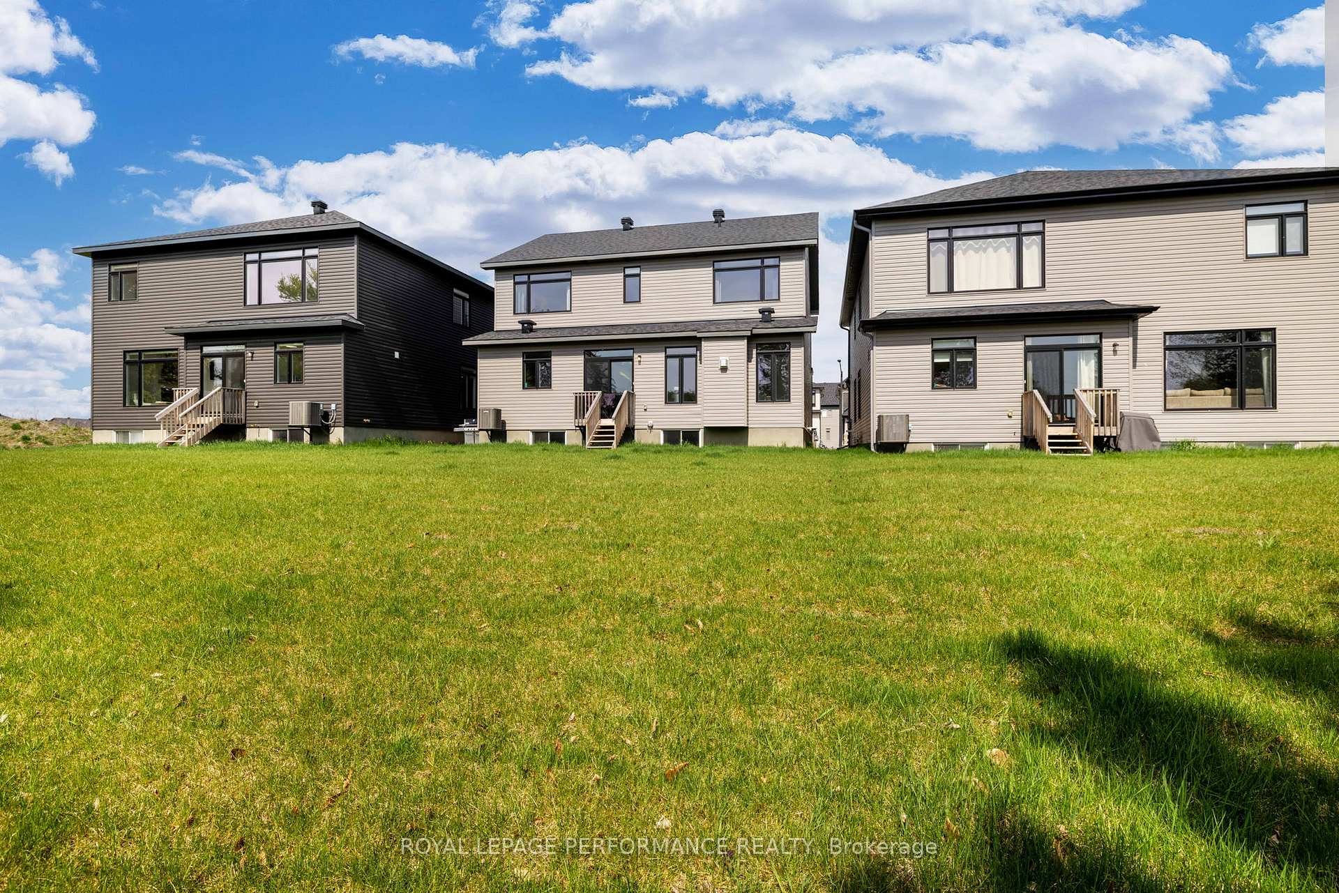 Photo 36 of 612 Kenabeek Terrace, Ottawa, Riverside South/Gloucester Glen — HOMEH