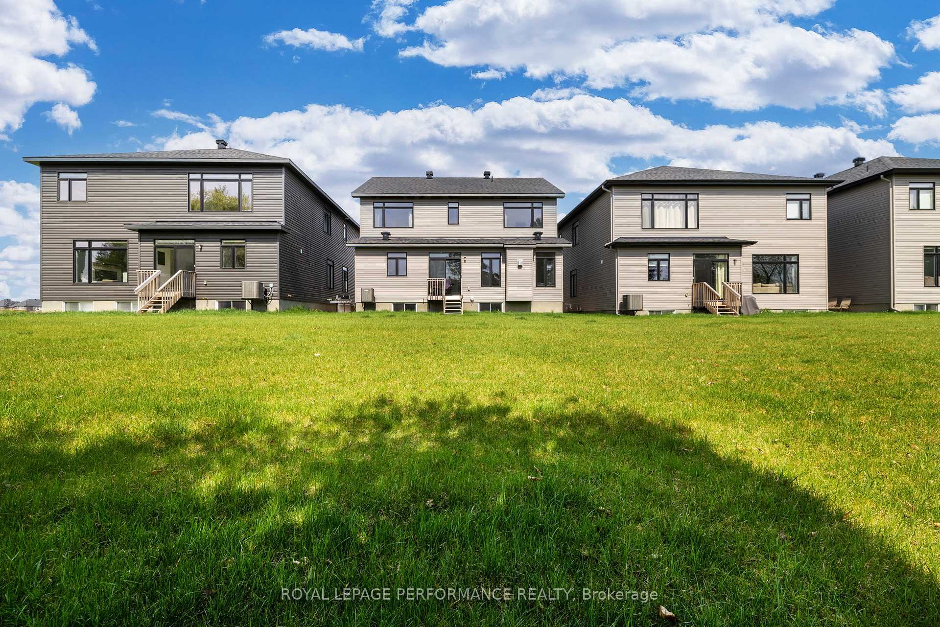 Photo 37 of 612 Kenabeek Terrace, Ottawa, Riverside South/Gloucester Glen — HOMEH