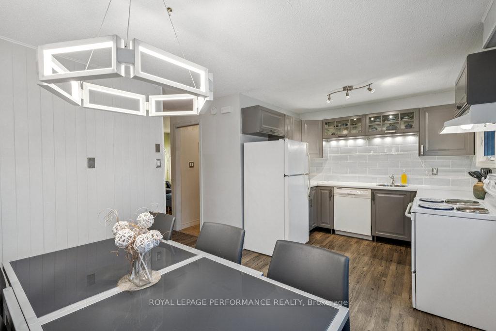 Photo 15 of 285 Lanark Avenue, Ottawa, Westboro North — HOMEH