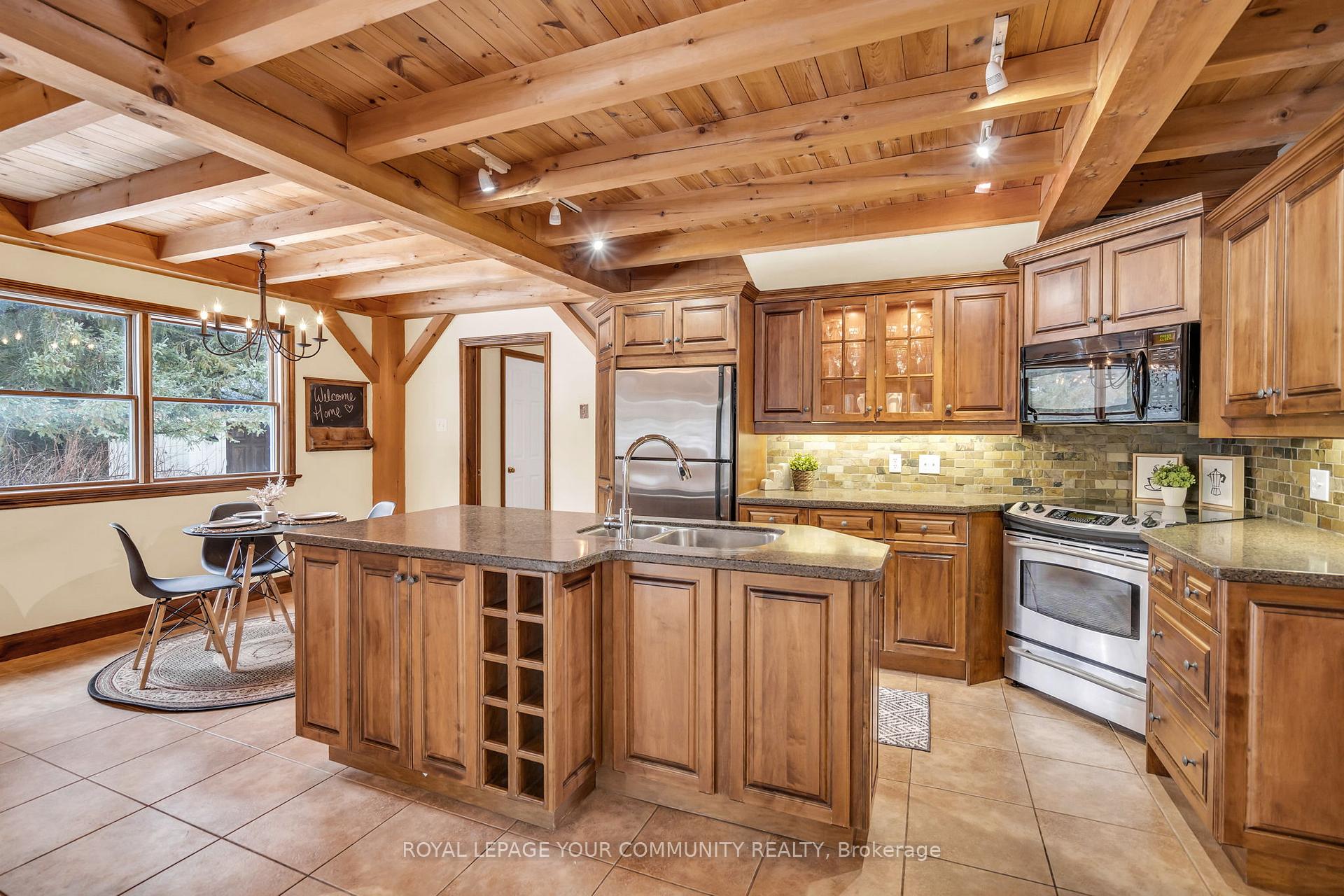 Photo 17 of 18 Hilda Avenue, Uxbridge, Rural Uxbridge — HOMEH