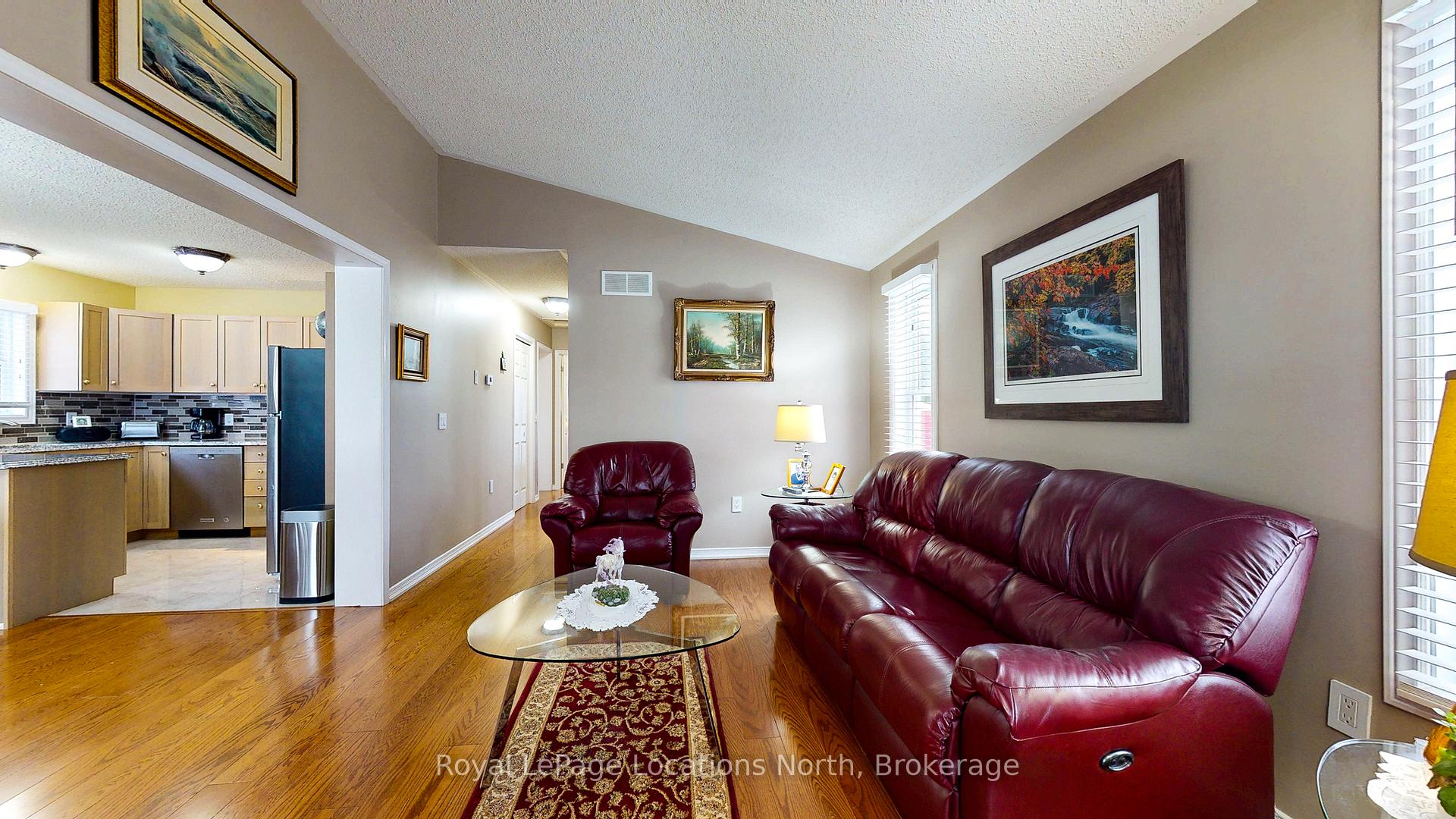 Photo 6 of 25 St James Place, Wasaga Beach — HOMEH