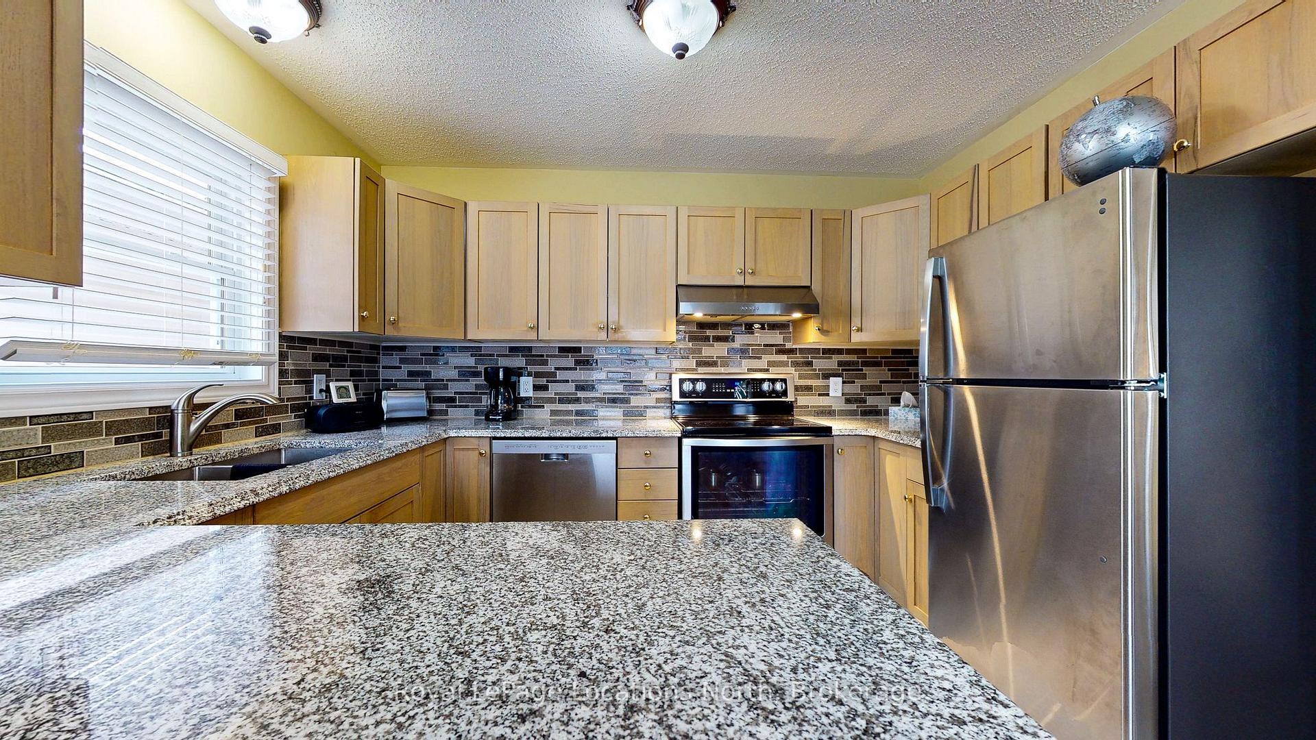 Photo 22 of 25 St James Place, Wasaga Beach — HOMEH
