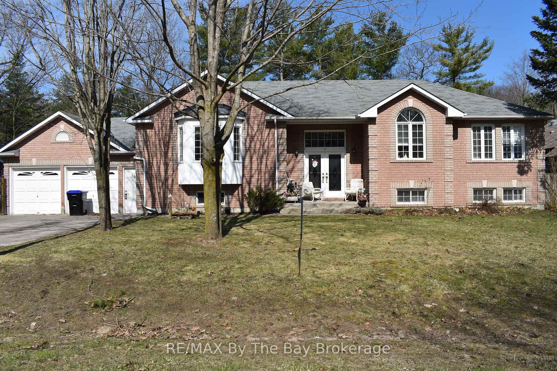 Photo 1 of Unit Lower Level, 38 Downer Crescent, Wasaga Beach — HOMEH