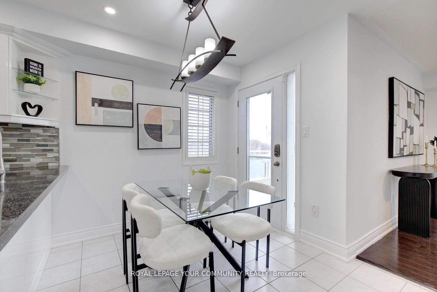 Photo 10 of 2 Bestview Crescent, Vaughan, Rural Vaughan — HOMEH