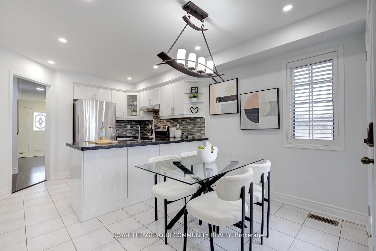Photo 11 of 2 Bestview Crescent, Vaughan, Rural Vaughan — HOMEH