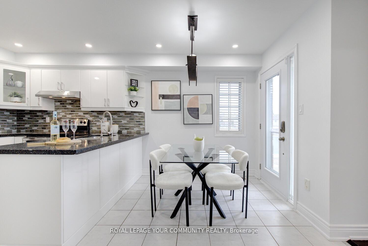 Photo 12 of 2 Bestview Crescent, Vaughan, Rural Vaughan — HOMEH