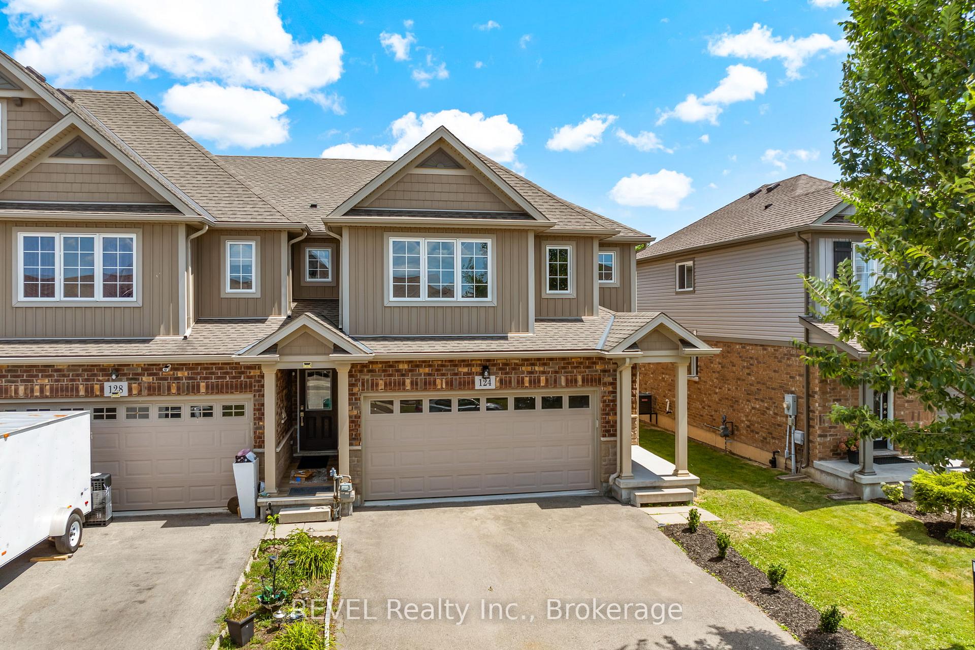 Front of 124 Roselawn Crescent