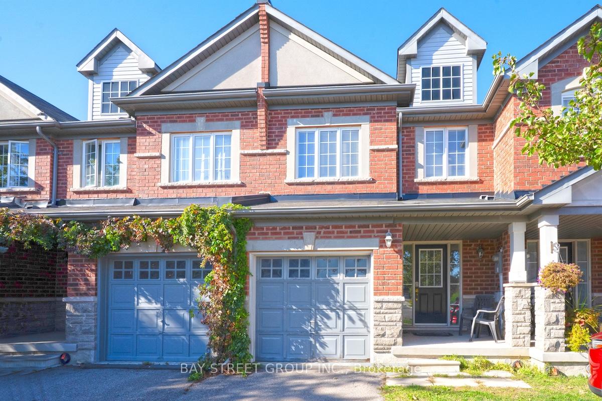 Photo 2 of 58 Carrier Crescent, Vaughan, Patterson — HOMEH