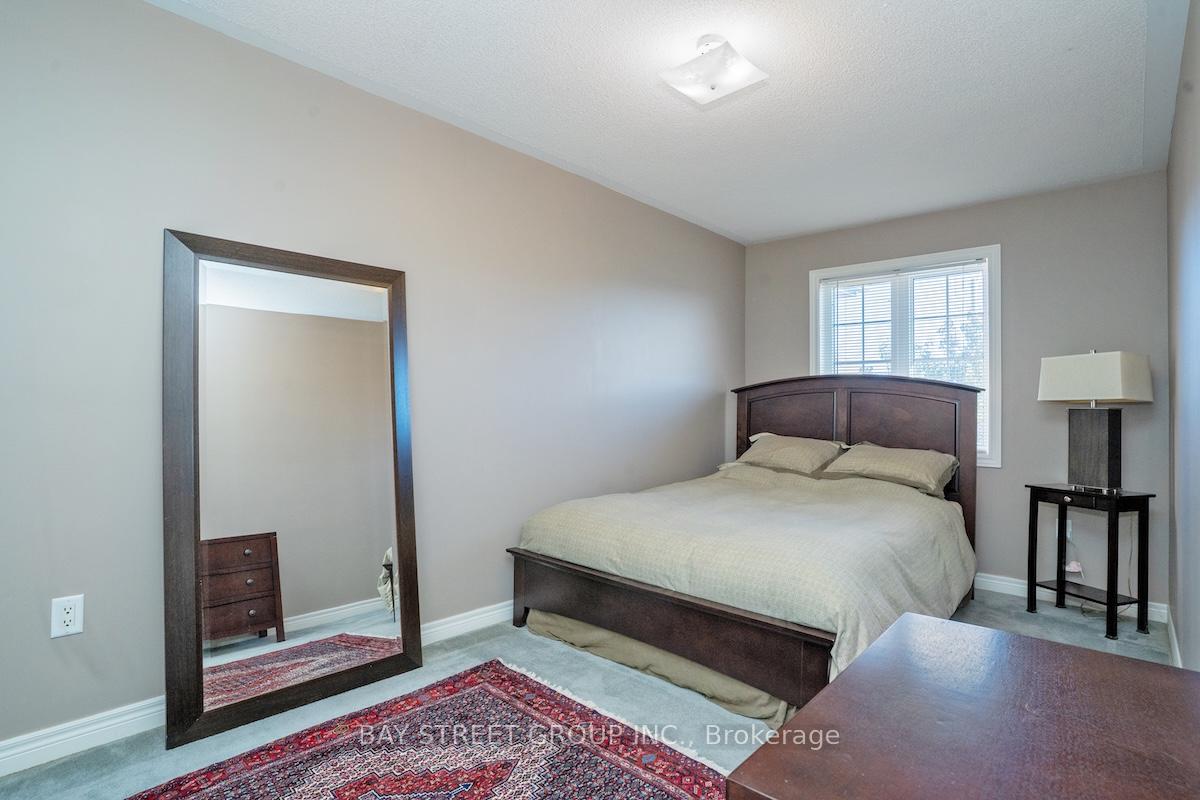 Photo 19 of 58 Carrier Crescent, Vaughan, Patterson — HOMEH
