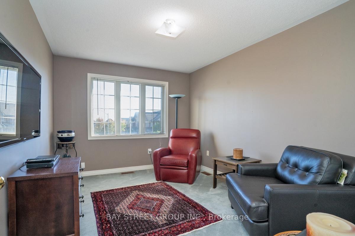 Photo 21 of 58 Carrier Crescent, Vaughan, Patterson — HOMEH