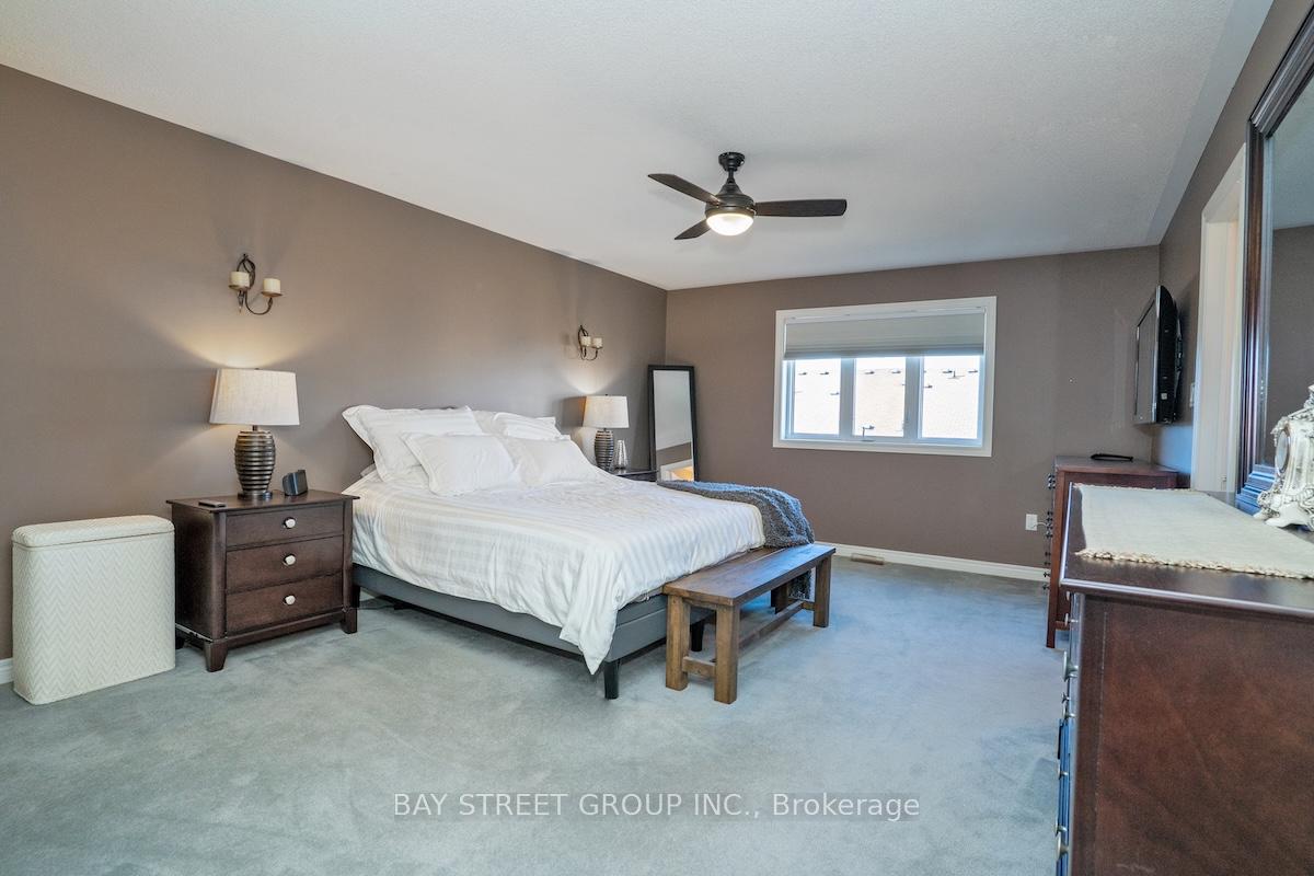 Photo 23 of 58 Carrier Crescent, Vaughan, Patterson — HOMEH