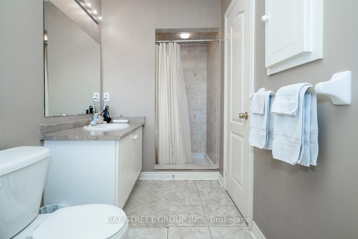 Photo 29 of 58 Carrier Crescent, Vaughan, Patterson — HOMEH
