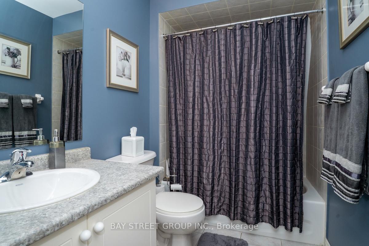 Photo 30 of 58 Carrier Crescent, Vaughan, Patterson — HOMEH