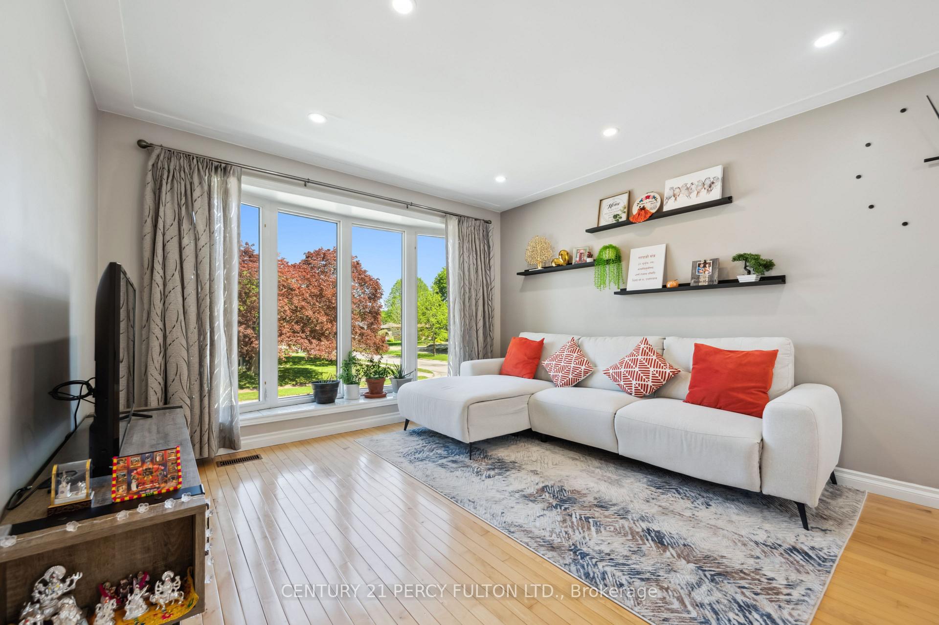 Photo 6 of 595 Northgate Avenue, Waterloo — HOMEH