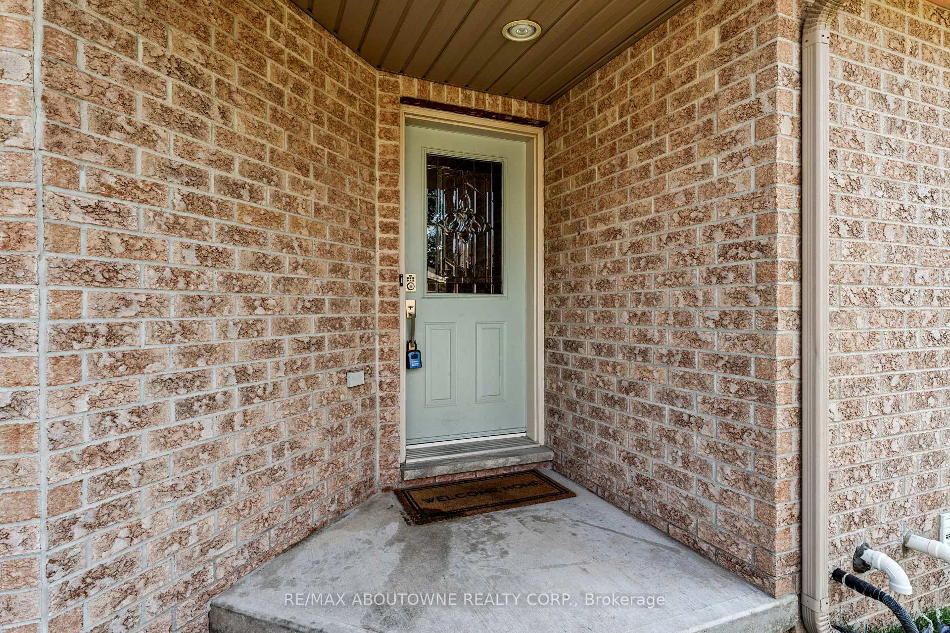 Photo 3 of 66 Bridgewater Court, Welland, N. Welland — HOMEH