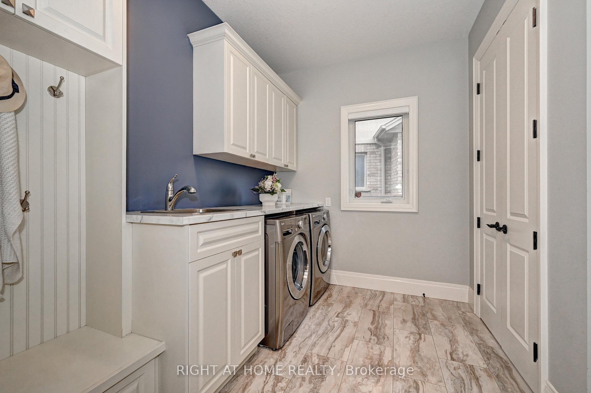 Photo 20 of 320 Deerfoot Trail, Waterloo, Eastbridge — HOMEH