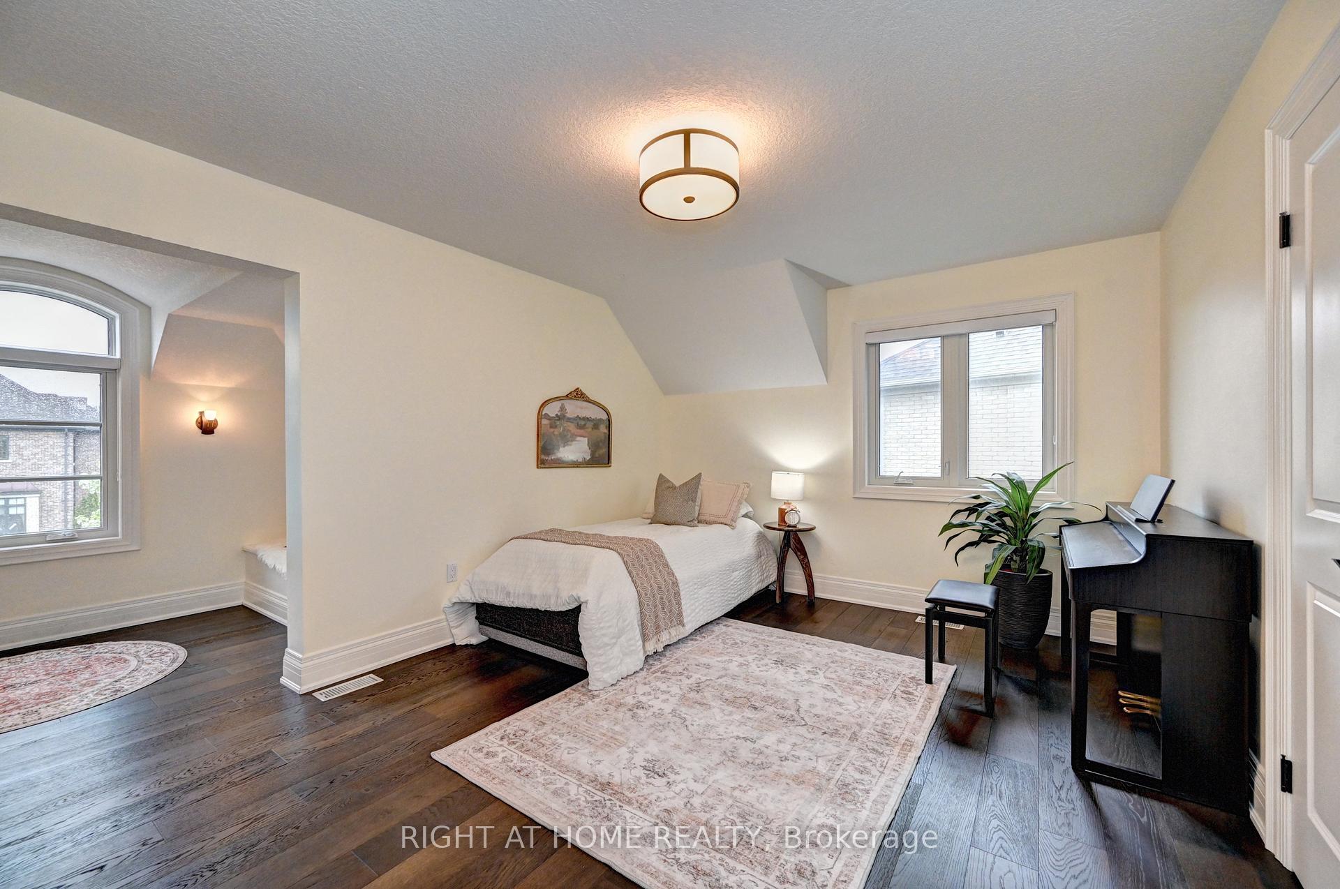 Photo 32 of 320 Deerfoot Trail, Waterloo, Eastbridge — HOMEH