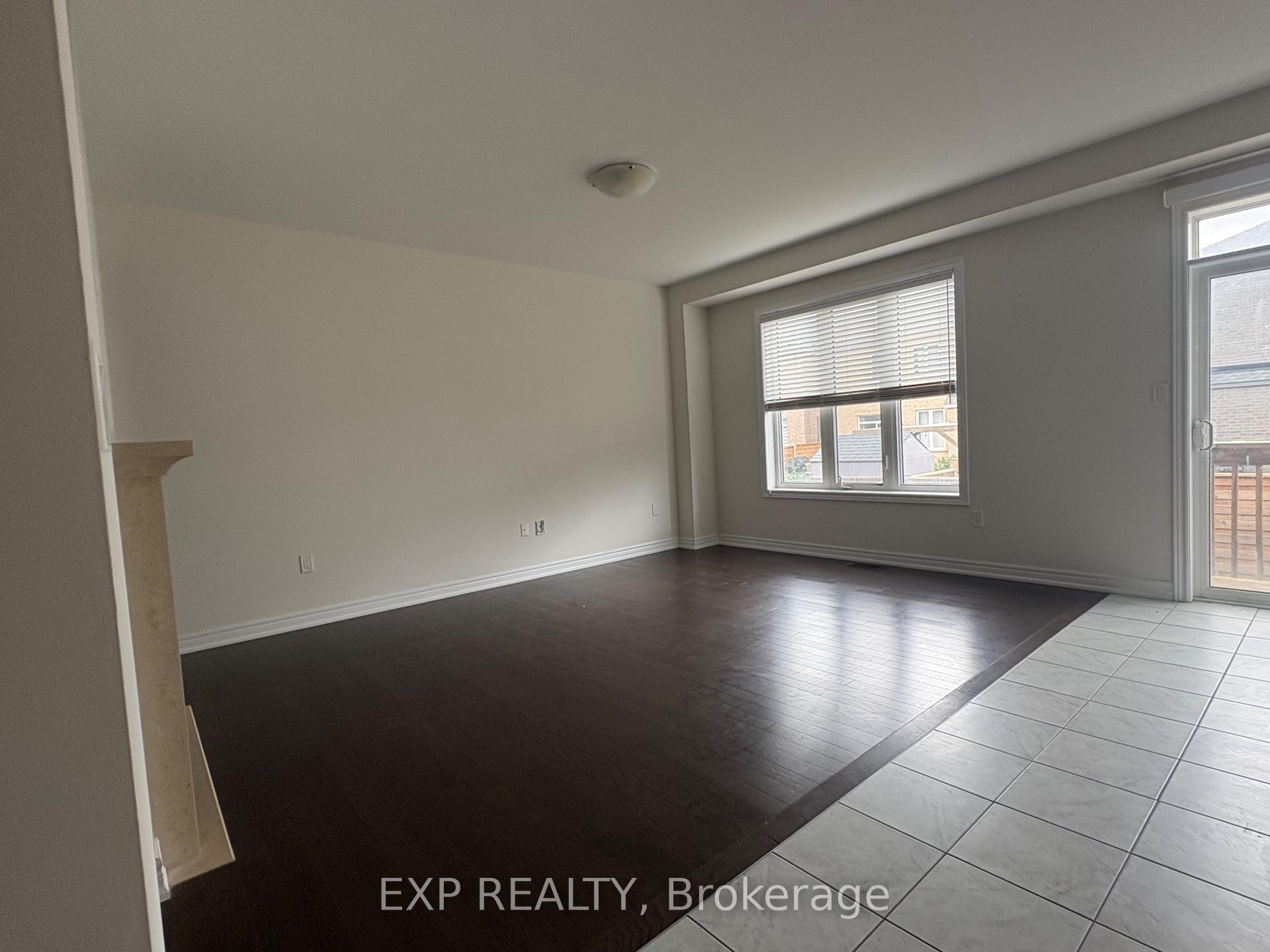 Photo 4 of 14 Alistair Crescent, Vaughan, Kleinburg — HOMEH
