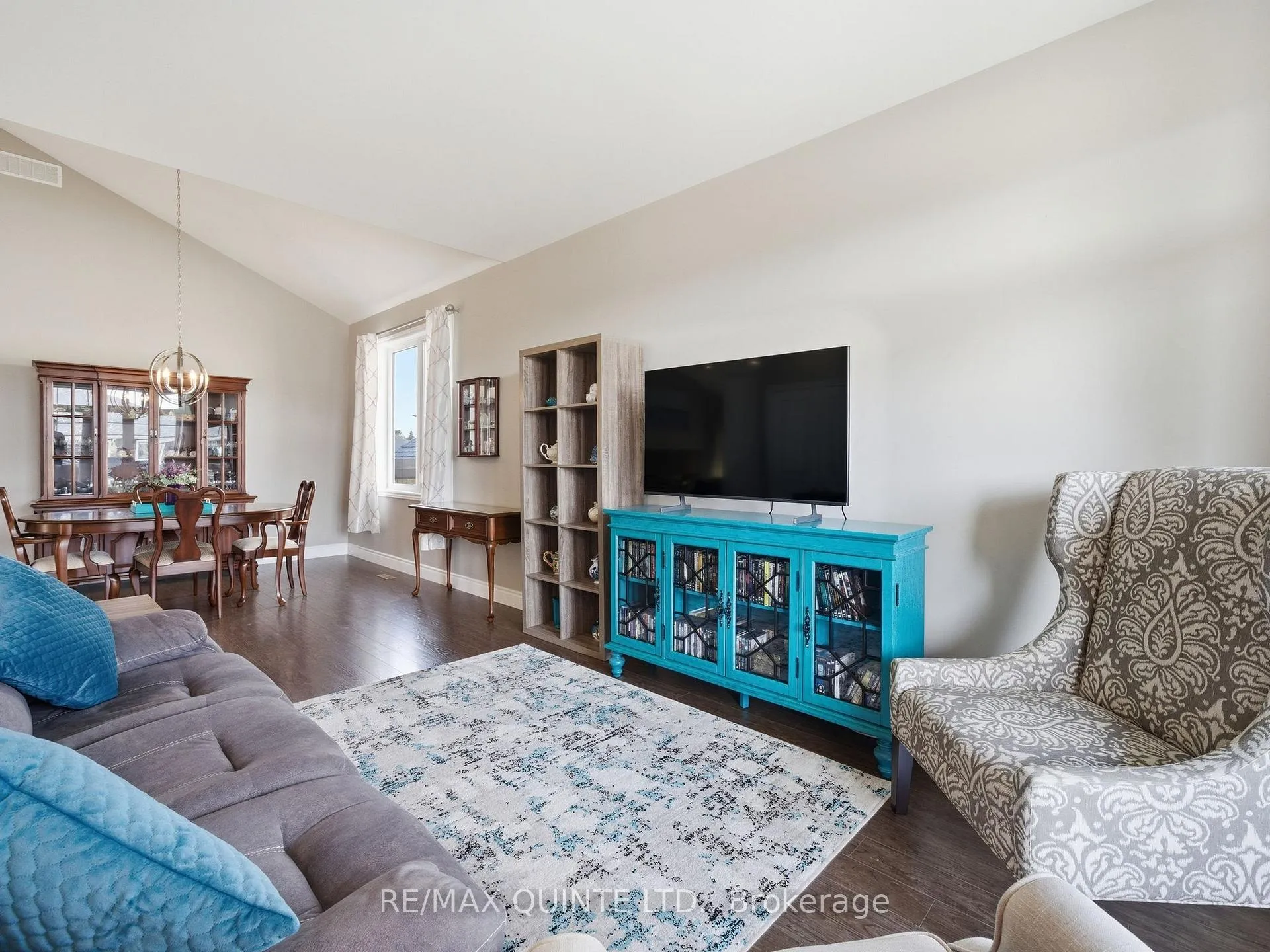 Photo 7 of 18 Deacon Place, Belleville, Belleville Ward — HOMEH
