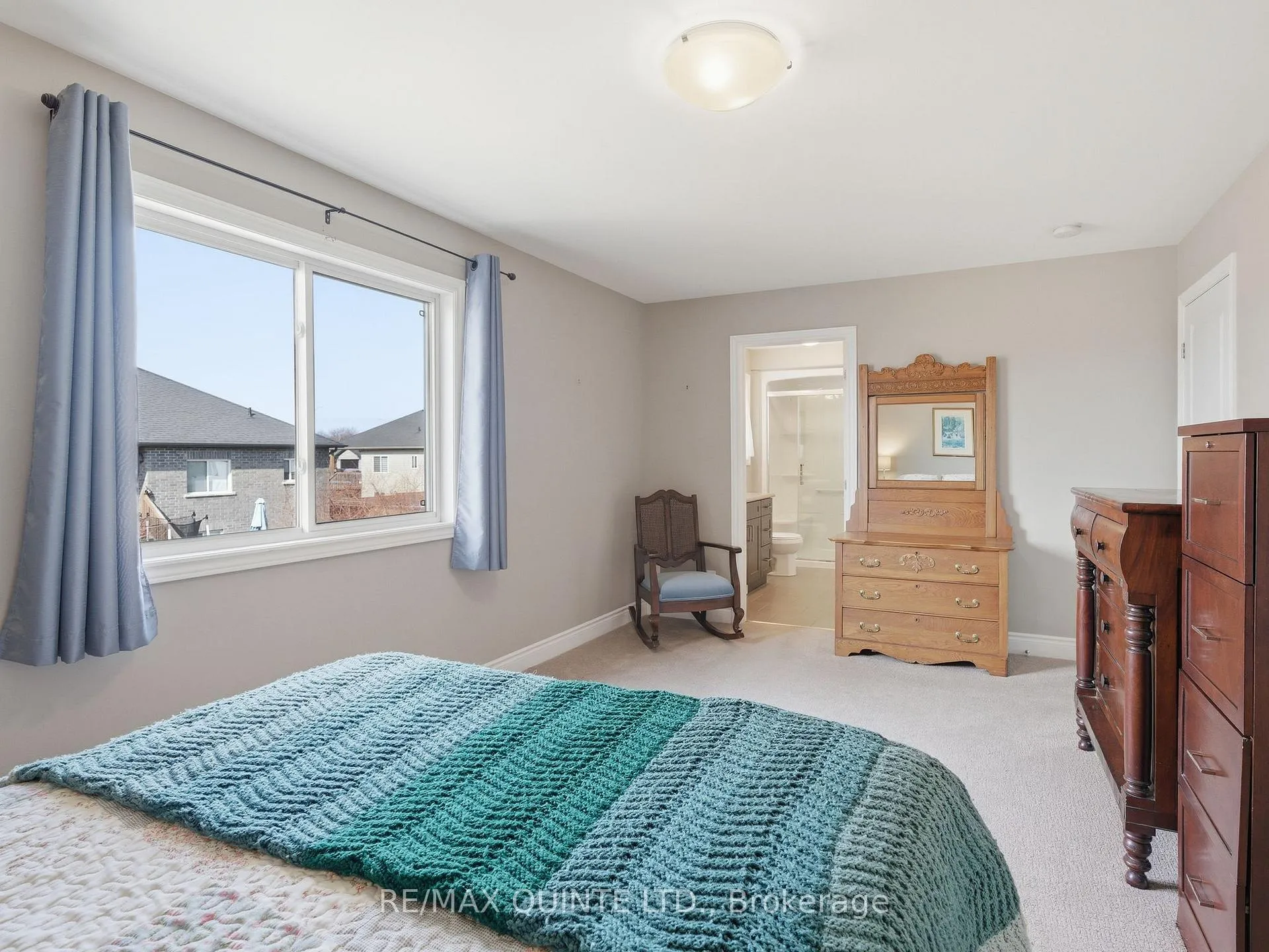 Photo 24 of 18 Deacon Place, Belleville, Belleville Ward — HOMEH
