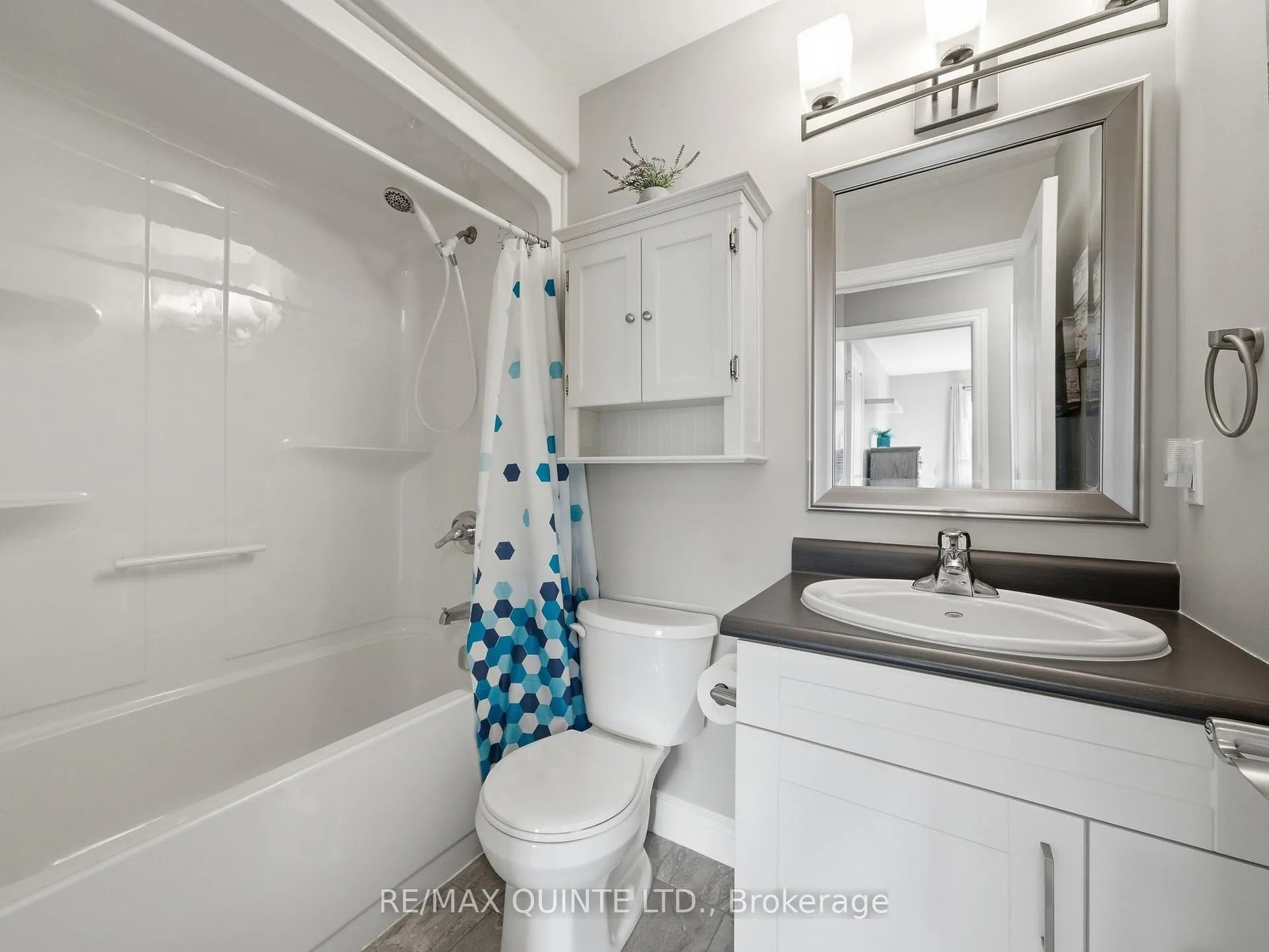 Photo 31 of 18 Deacon Place, Belleville, Belleville Ward — HOMEH