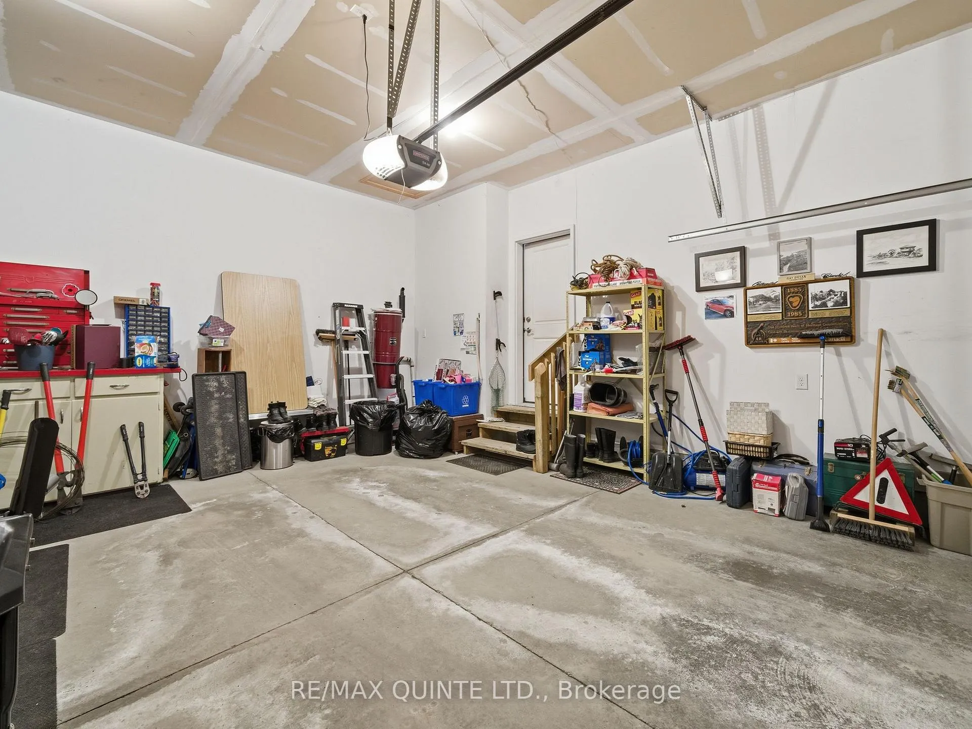 Photo 42 of 18 Deacon Place, Belleville, Belleville Ward — HOMEH