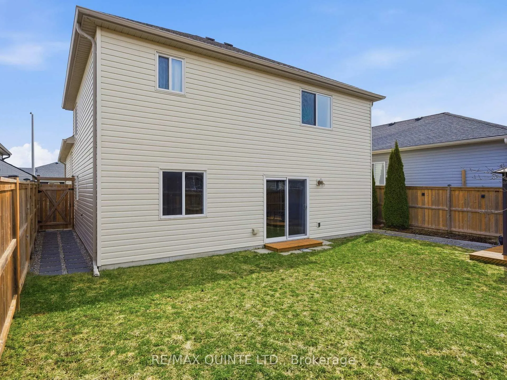 Photo 43 of 18 Deacon Place, Belleville, Belleville Ward — HOMEH