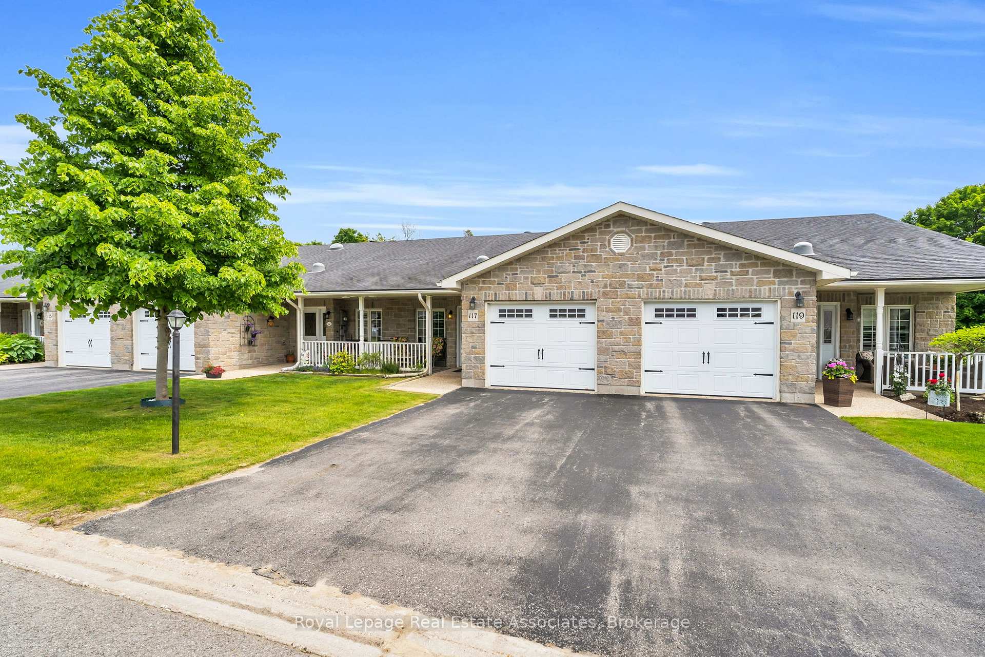 Photo 2 of 117 Greenway Drive, Wasaga Beach — HOMEH