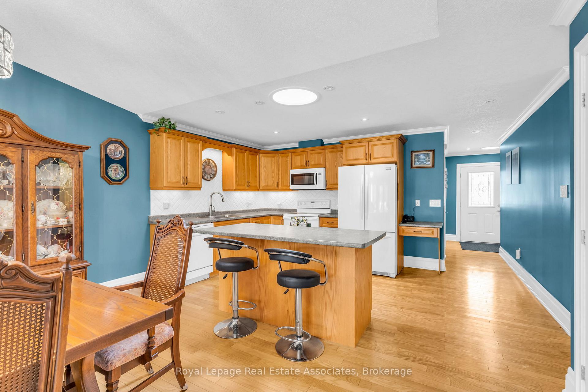 Photo 10 of 117 Greenway Drive, Wasaga Beach — HOMEH