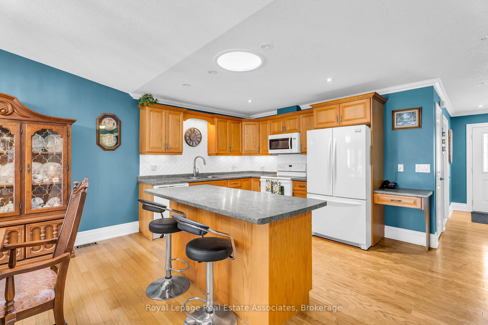 Photo 11 of 117 Greenway Drive, Wasaga Beach — HOMEH