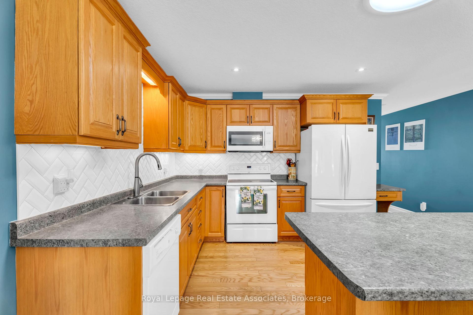 Photo 12 of 117 Greenway Drive, Wasaga Beach — HOMEH