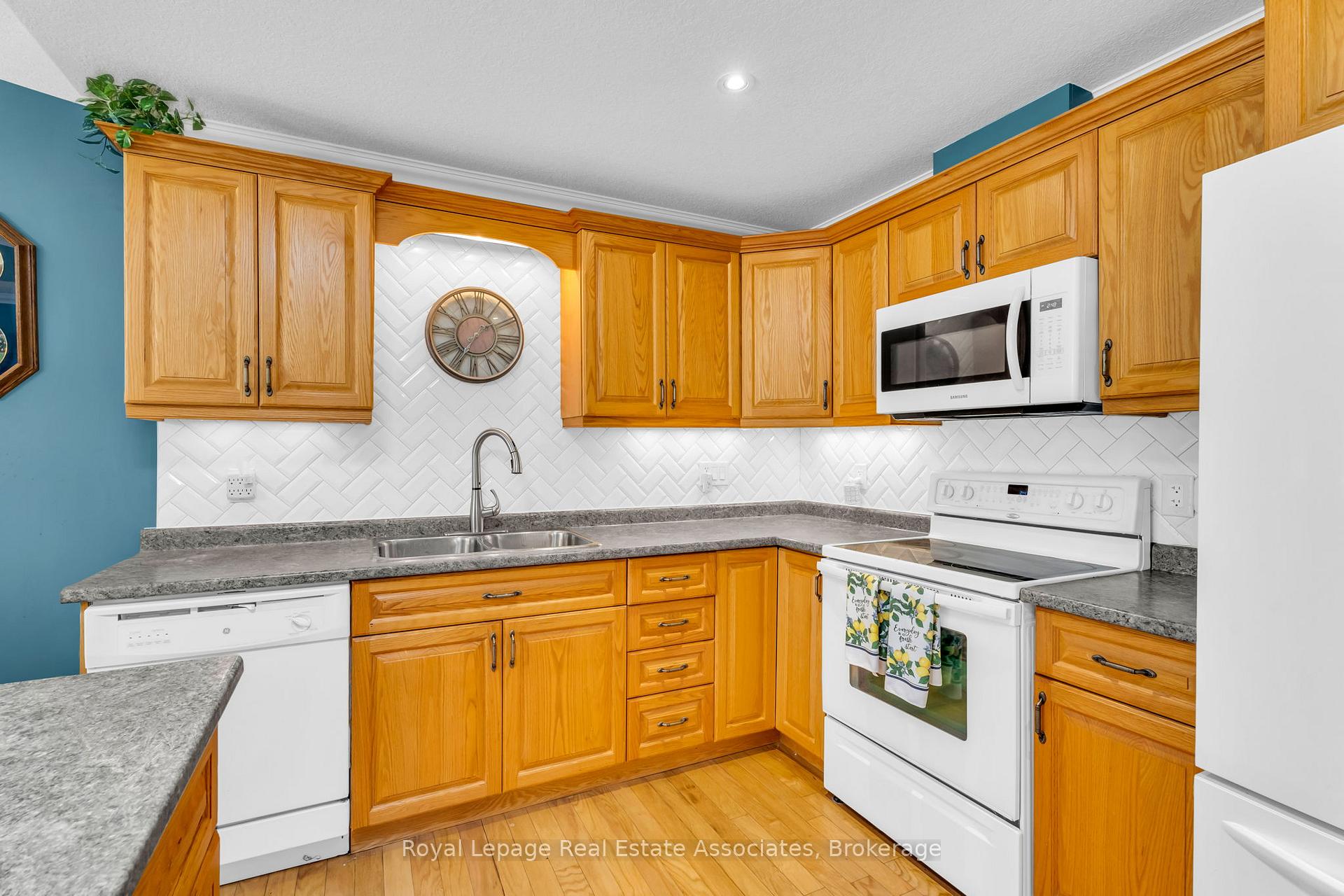 Photo 14 of 117 Greenway Drive, Wasaga Beach — HOMEH