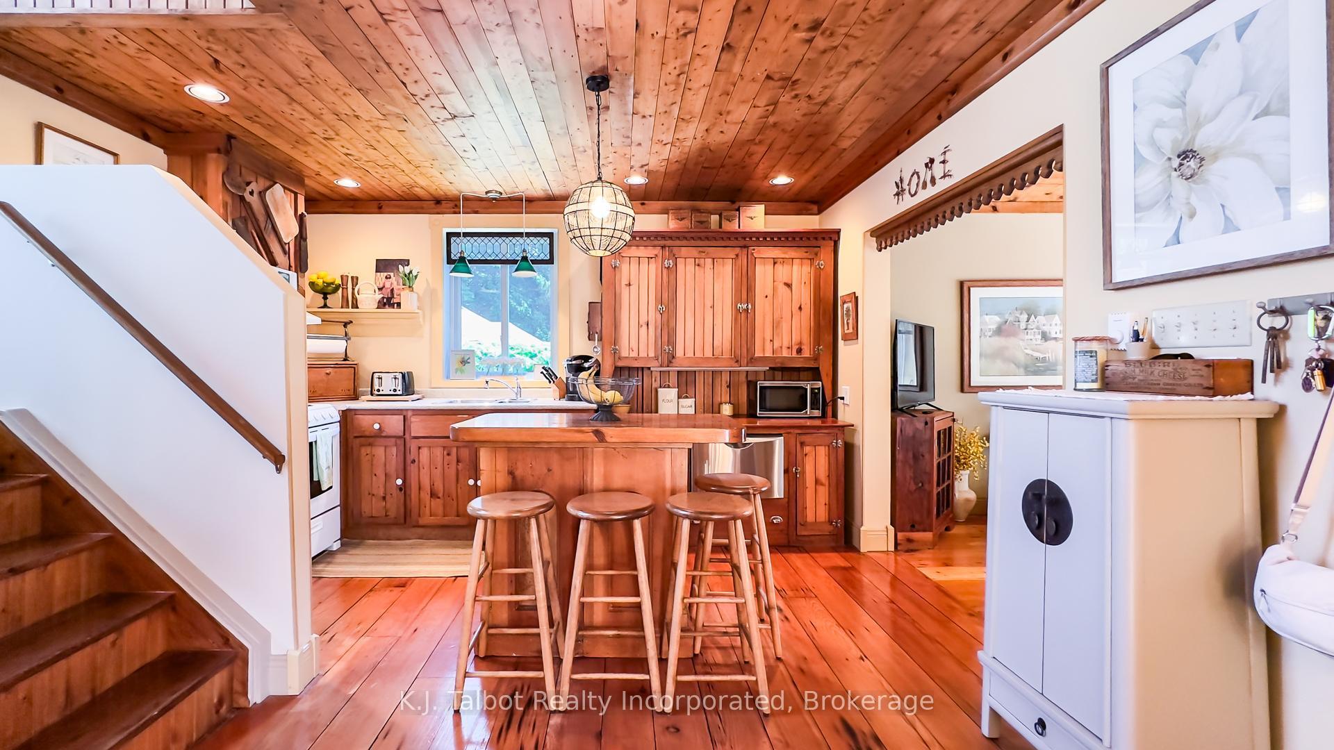 Photo 14 of 3 David Street E, Bluewater, Bayfield — HOMEH