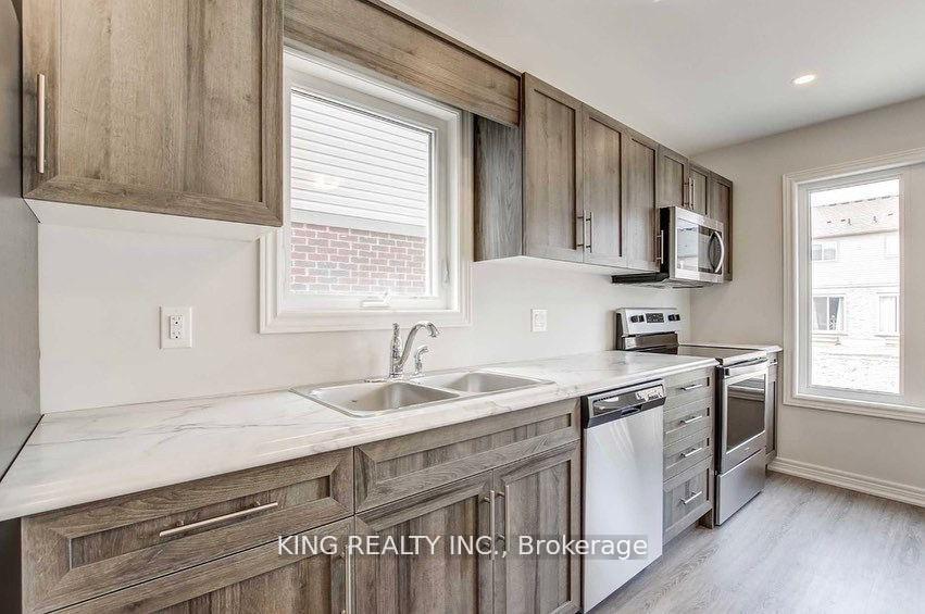 Photo 1 of 126 Monarch Street, Welland, Coyle Creek — HOMEH