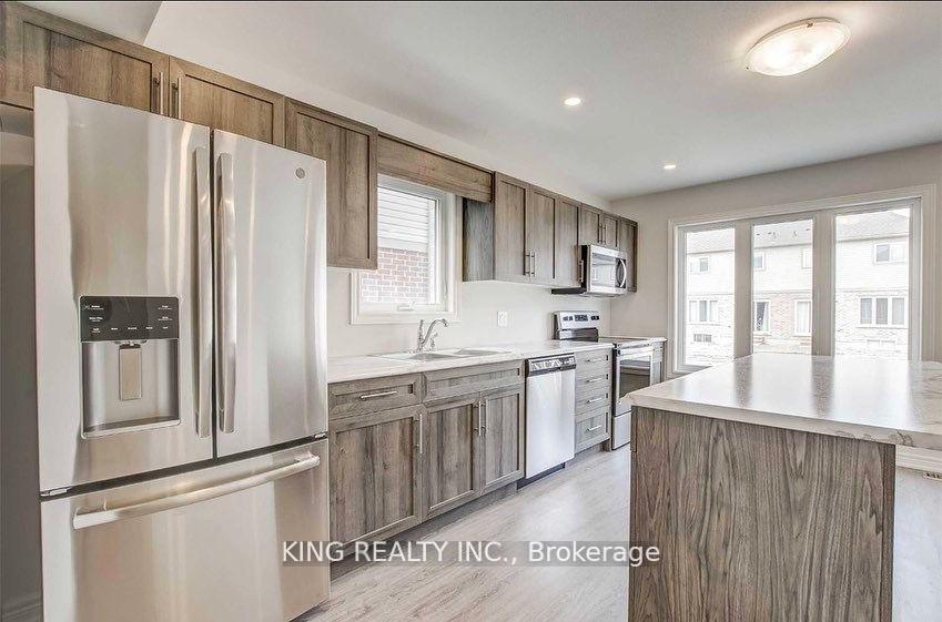 Photo 5 of 126 Monarch Street, Welland, Coyle Creek — HOMEH