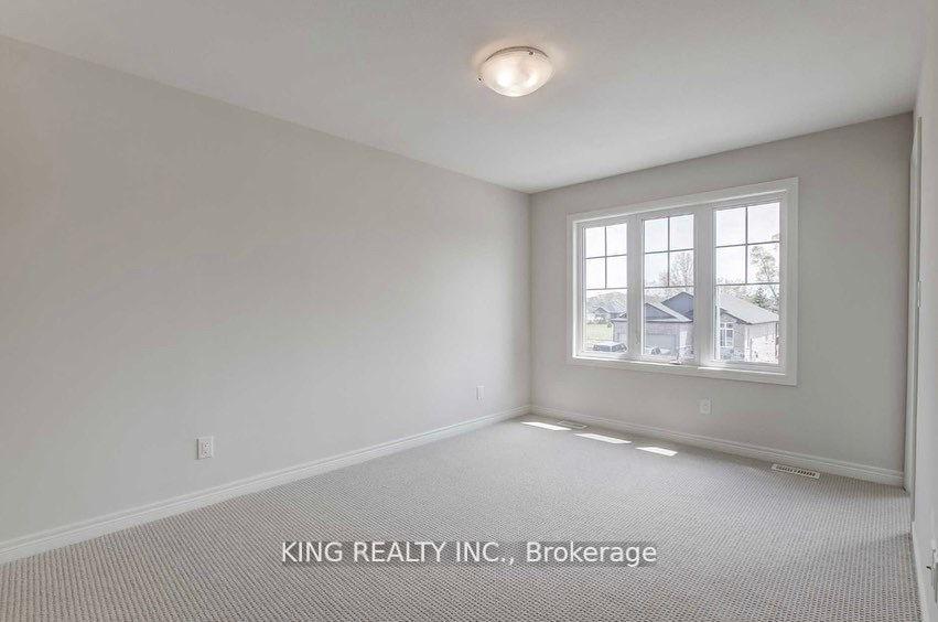 Photo 8 of 126 Monarch Street, Welland, Coyle Creek — HOMEH