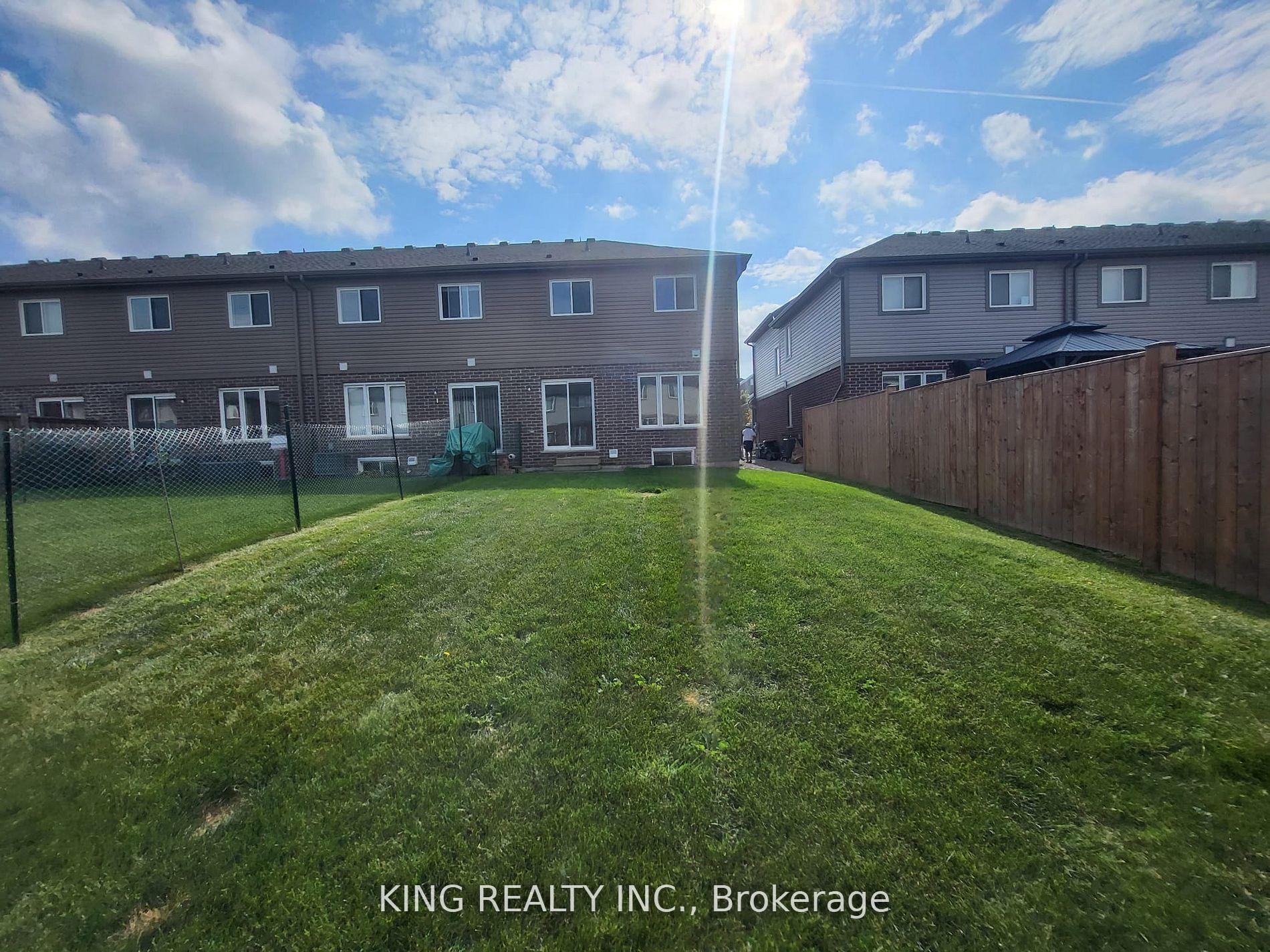 Photo 14 of 126 Monarch Street, Welland, Coyle Creek — HOMEH